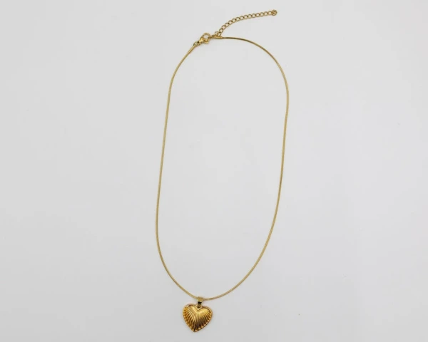 Ribbed Heart Ketting