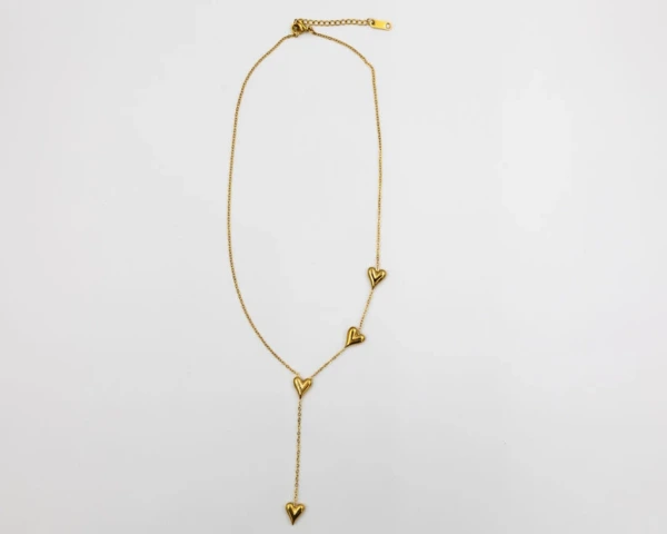 Gouden ketting met hartjes