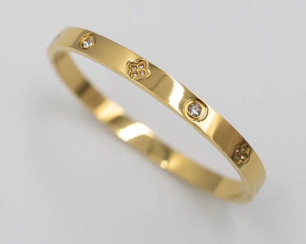 Lucky Stone Clover Bangle